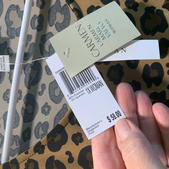 Carmen Marc Valvo Animal Print Top With Ruching And Buttons On One Side NWT 🌴 - Picture 7 of 9